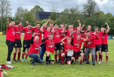 Voetbalclub Akkrum na dertig jaar opnieuw naar tweede klasse