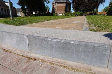 Steile, hoge rand voetpad Tsjerkebleek Akkrum ‘levensgevaarlijk’