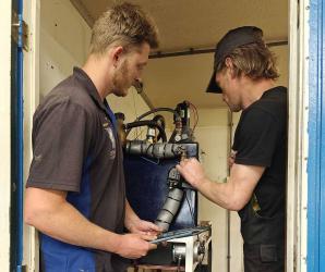 Toiletwater van boten schoon met vinding uit Nes (H)