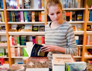 'Fryske taalmiddei' in de Bloeiweek-tent