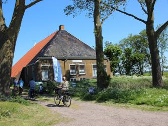 Zeilschool Pean aan de slag met It Kathûs in Nes (H)