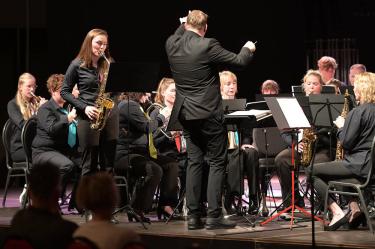 Harmonie Akkrum test concoursprogramma in Utingeradeelhal