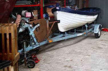 Poltrail-boottrailer weg na inbraak in loods Akkrum-Nes