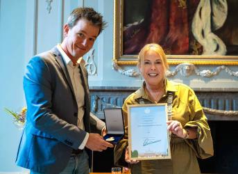 Watersporters van AWS Eendracht vereerd met Koninklijke Erepenning