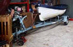 Poltrail-boottrailer weg na inbraak in loods Akkrum-Nes