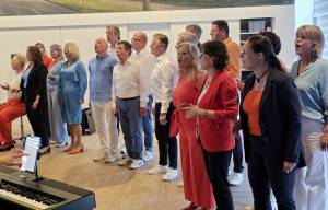 Sjonge Jonge brengt muziek en sfeer in Leppehiem