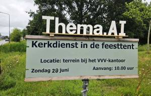 Kerkdienst in feesttent verkent de mogelijkheden van AI