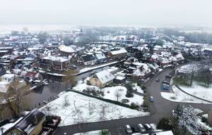 Akkrum en Nes kleuren wit in de sneeuw