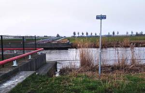 Verbodsborden moeten wandelaar van omloop Leppa Akwadukt weren