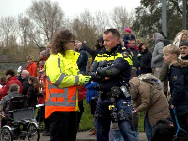 Nieuwe wijkagent Akkrum-Nes: ‘Spreek me gerust aan op straat’ 