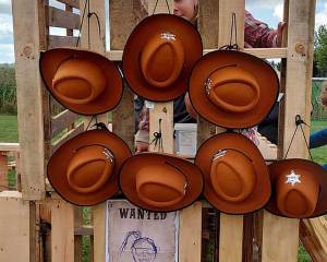Twee wethouders naar westernfestival in Akkrum