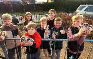 Dranghekken bij Poiesz door stormloop op voetbalplaatjes VV Akkrum