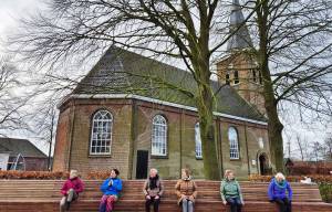 Samen buiten bewegen in Akkrum tijdens Bloeiweek
