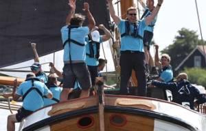 Skûtsje Akkrum wint spannende SKS-wedstrijd op De Veenhoop