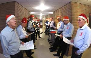 Kromme Knilles Sjongers Akkrum zoekt vrouwen en muzikanten