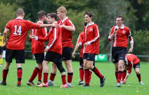 Voetballers Akkrum 1 verliezen nipt van koploper VKW
