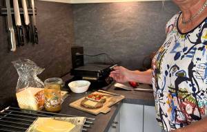 Gezellige en smakelijke tosti-inloop tijdens Bloeiweek in Doarpskeamer