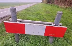 Plaatsnaambord Akkrum langs Leppedyk verdwenen