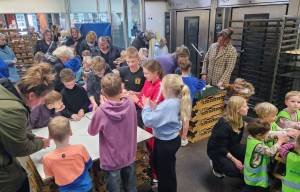 Creatieve drukte rond Palmpasen Akkrum