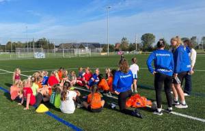 Meidendag Akkrum trekt enthousiaste aspirant-voetbalsters