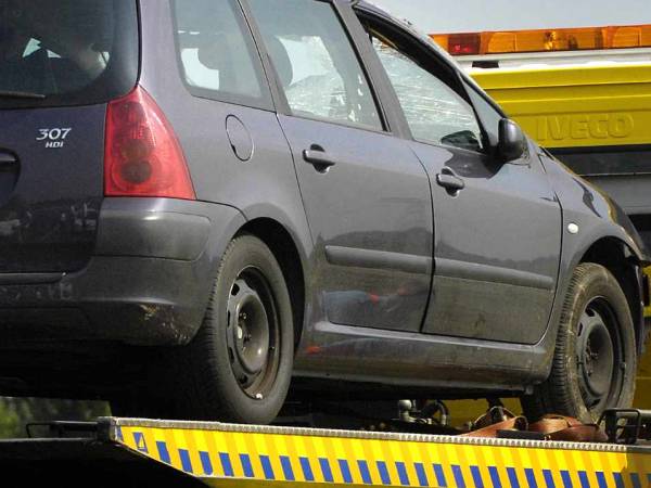 Onwelwording: drie auto’s betrokken bij aanrijding in Akkrum