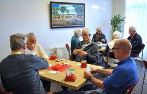 Bridgeclub Akkrum viert tachtigjarig bestaan op de Wadden
