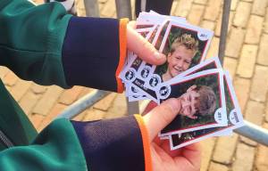 Jubilerend VV Akkrum houdt ruilmiddag voor voetbalplaatjes