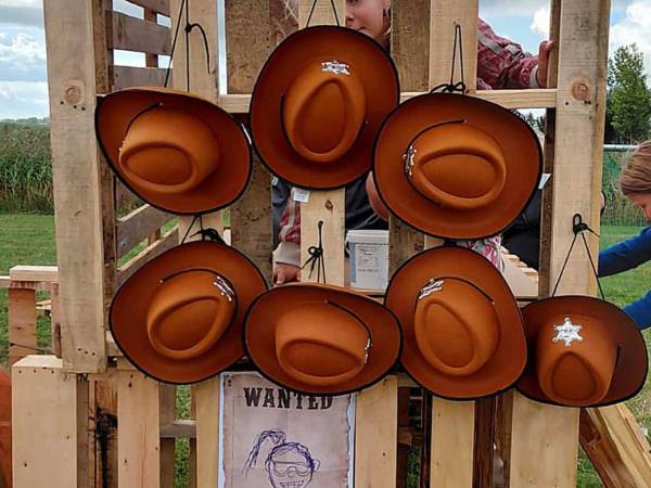 Twee wethouders naar westernfestival in Akkrum