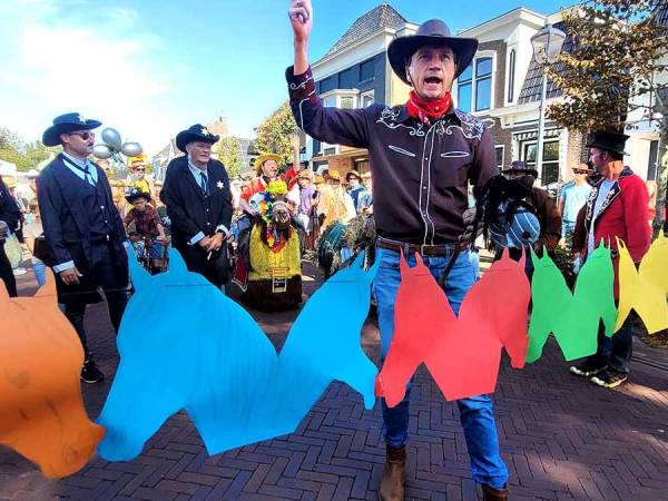 Wethouder opent op stokpaardje vernieuwd centrum Akkrum