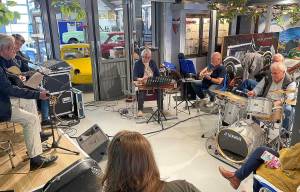 Early Bird viert tv-documentaire met concert in Joure