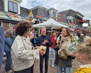 'Fan eigen grûn' en Bloeiweek feestelijk van start in Akkrum-Nes